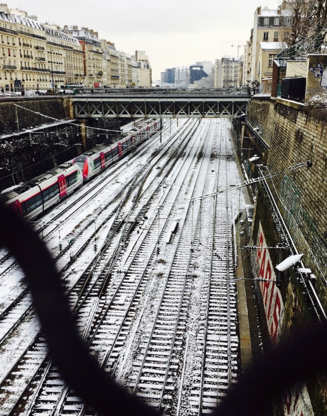 trains de banlieue , gare Saint lazare, rando à Paris enneigé