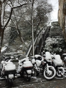 butte montmartre, paris enneigé, randonnée parisienne